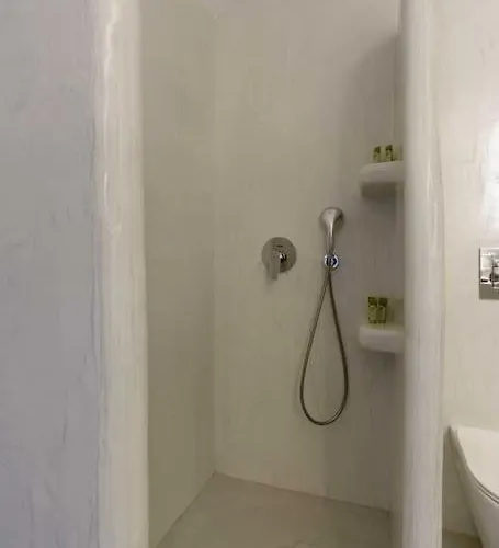 Sylvia's * Vourvoúlos